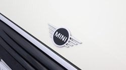2019 (69) MINI HATCHBACK 1.5 Cooper Classic II 5dr 5833038