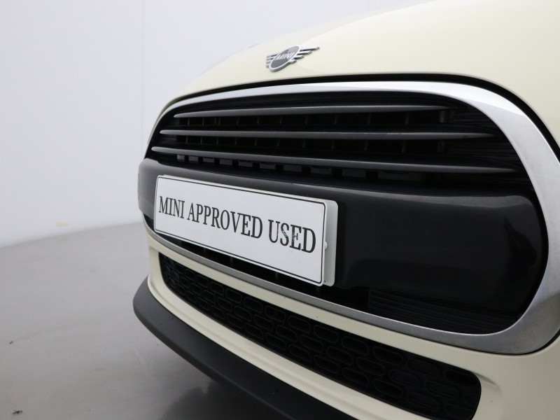 2019 (69) MINI HATCHBACK 1.5 Cooper Classic II 5dr 5833037