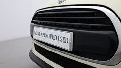2019 (69) MINI HATCHBACK 1.5 Cooper Classic II 5dr 5833037