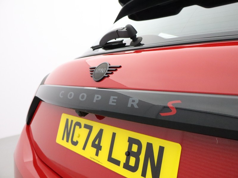 2024 (74) MINI COOPER 2.0 S Sport 5dr Auto 5924422