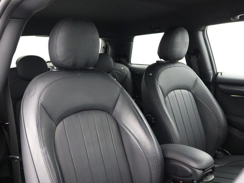 2022 (72) MINI HATCHBACK 1.5 Cooper Exclusive 3dr Auto 5921893