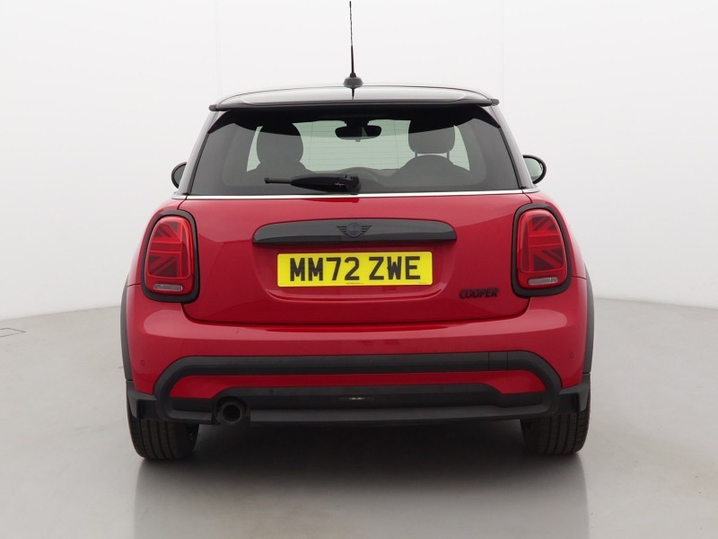 2022 (72) MINI HATCHBACK 1.5 Cooper Exclusive 3dr Auto 5921875