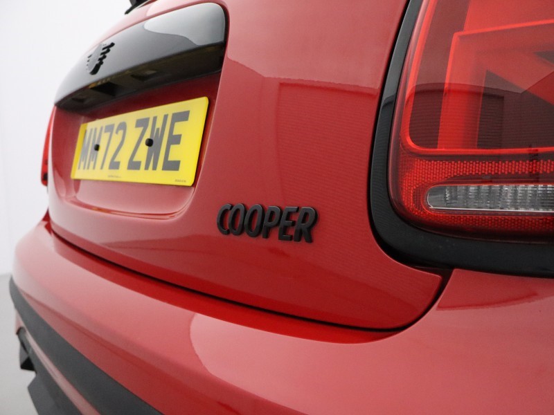 2022 (72) MINI HATCHBACK 1.5 Cooper Exclusive 3dr Auto 5921881