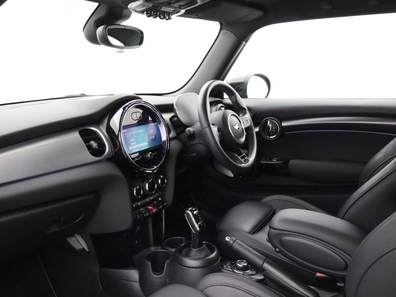 2022 (72) MINI HATCHBACK 1.5 Cooper Exclusive 3dr Auto 5921886