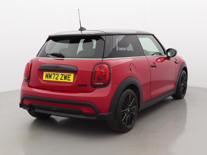 2022 (72) MINI HATCHBACK 1.5 Cooper Exclusive 3dr Auto 5921876