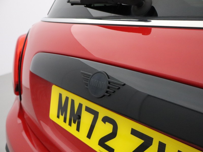 2022 (72) MINI HATCHBACK 1.5 Cooper Exclusive 3dr Auto 5921882