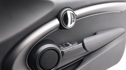 2022 (72) MINI HATCHBACK 1.5 Cooper Exclusive 3dr Auto 5921896