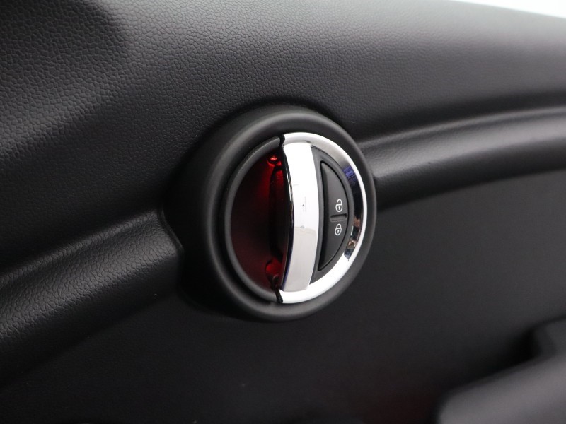 2020 (70) MINI HATCHBACK 1.5 Cooper Sport II 3dr Auto 5889612