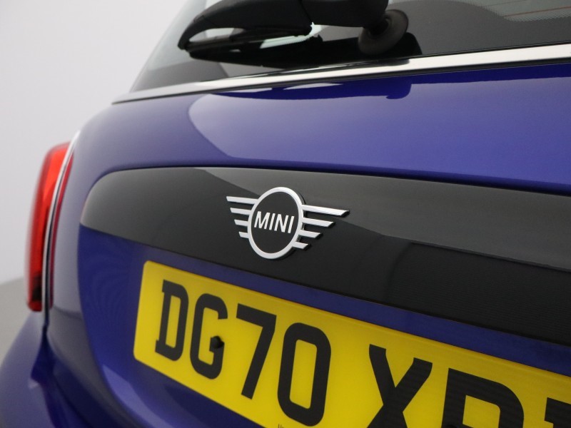 2020 (70) MINI HATCHBACK 1.5 Cooper Sport II 3dr Auto 5889584