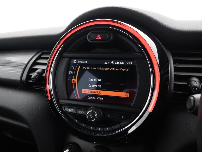 2020 (70) MINI HATCHBACK 1.5 Cooper Sport II 3dr Auto 5889602