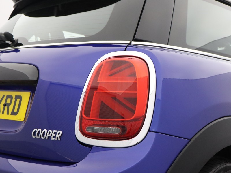 2020 (70) MINI HATCHBACK 1.5 Cooper Sport II 3dr Auto 5889581