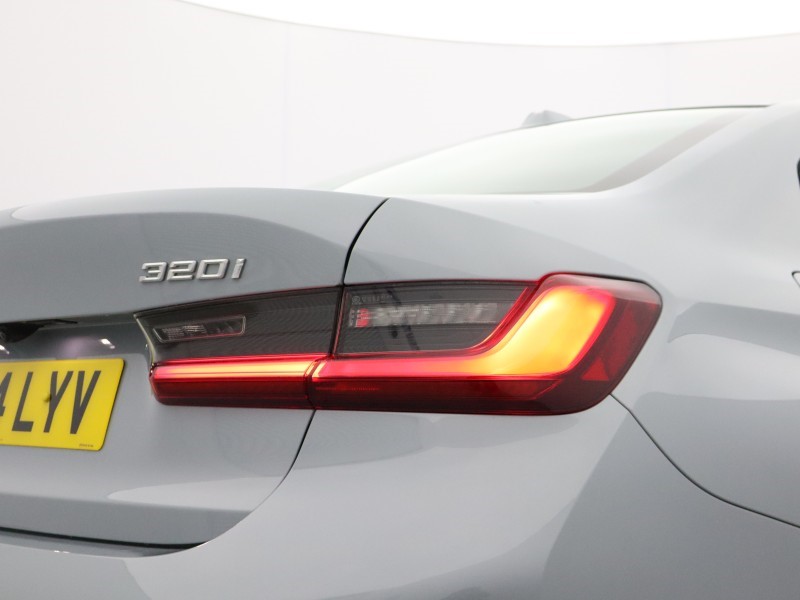 2024 (74) BMW 3 SERIES 320i M Sport 4dr Step Auto 5863564