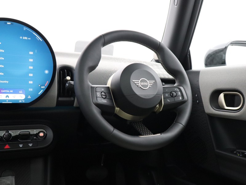 2025 (25) MINI COOPER 2.0 S Exclusive 3dr Auto 5887227