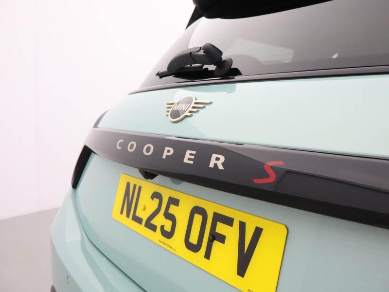 2025 (25) MINI COOPER 2.0 S Exclusive 3dr Auto 5887181