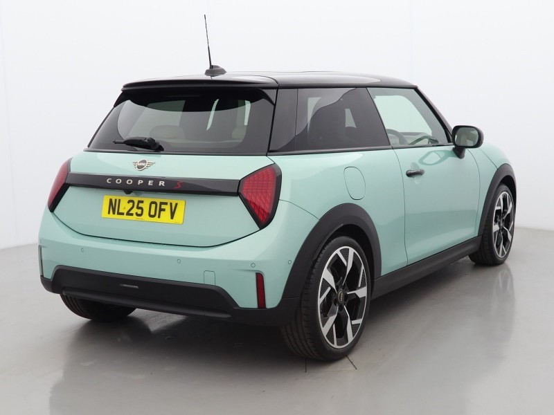 2025 (25) MINI COOPER 2.0 S Exclusive 3dr Auto 5887177