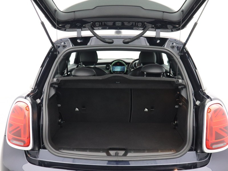 2023 (72) MINI HATCHBACK 1.5 Cooper Exclusive 3dr Auto 5891156