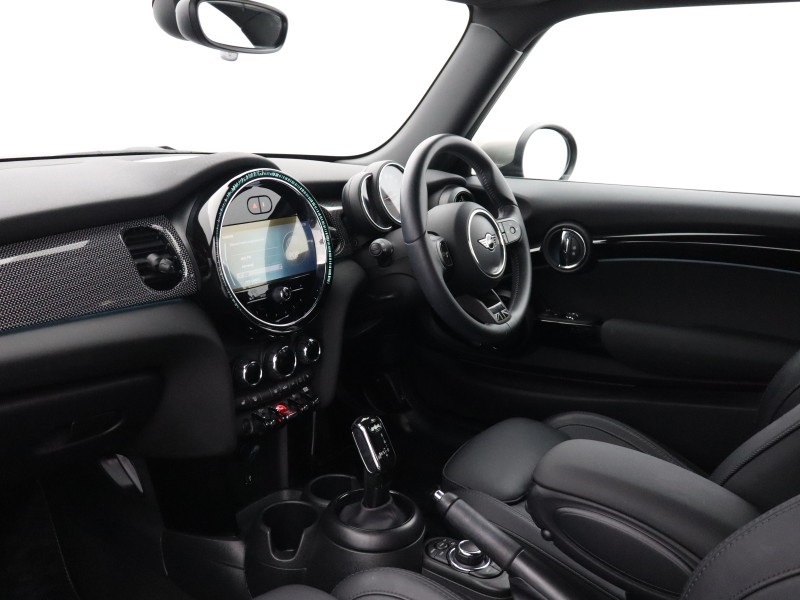 2023 (72) MINI HATCHBACK 1.5 Cooper Exclusive 3dr Auto 5891159