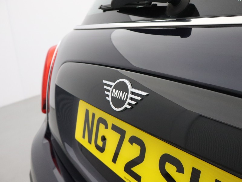2023 (72) MINI HATCHBACK 1.5 Cooper Exclusive 3dr Auto 5891154