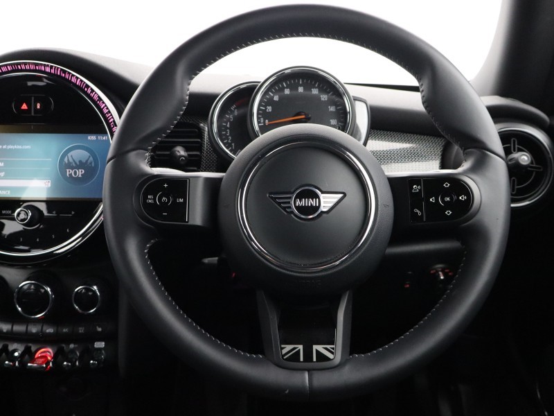 2023 (72) MINI HATCHBACK 1.5 Cooper Exclusive 3dr Auto 5891197