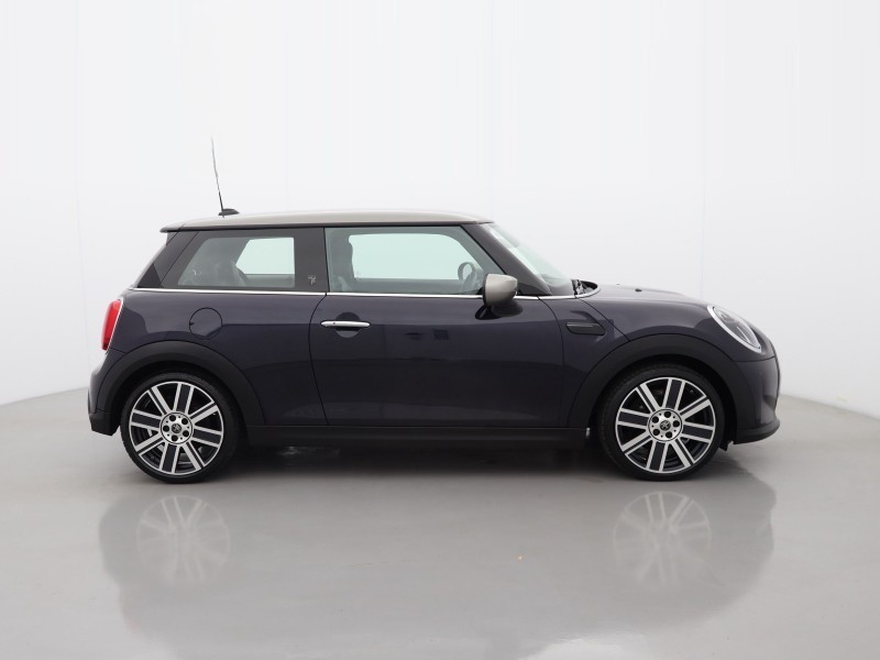 2023 (72) MINI HATCHBACK 1.5 Cooper Exclusive 3dr Auto 5891151