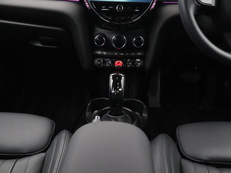 2023 (72) MINI HATCHBACK 1.5 Cooper Exclusive 3dr Auto 5891195