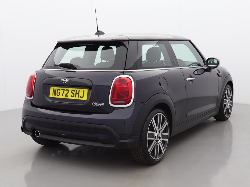 2023 (72) MINI HATCHBACK 1.5 Cooper Exclusive 3dr Auto 5891150