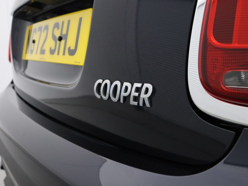 2023 (72) MINI HATCHBACK 1.5 Cooper Exclusive 3dr Auto 5891153