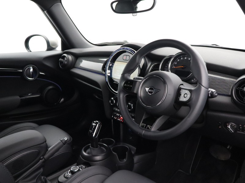 2023 (72) MINI HATCHBACK 1.5 Cooper Exclusive 3dr Auto 5891166