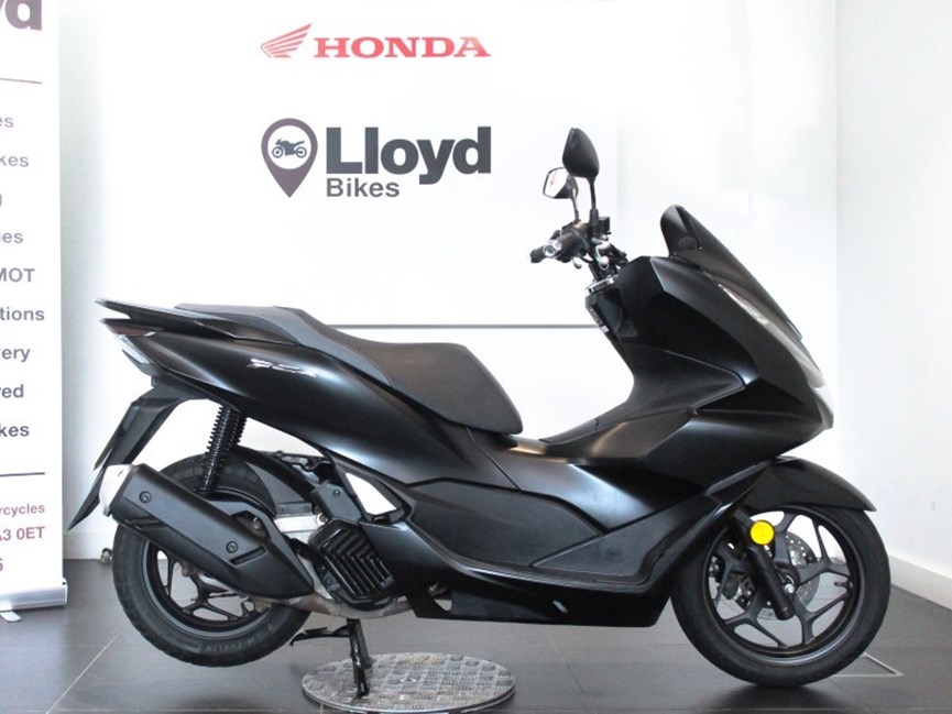 2022 (72) Honda PCX125