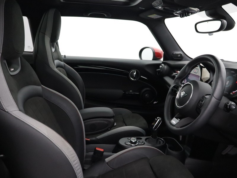 2024 (73) MINI HATCHBACK 2.0 John Cooper Works 3dr 5890755