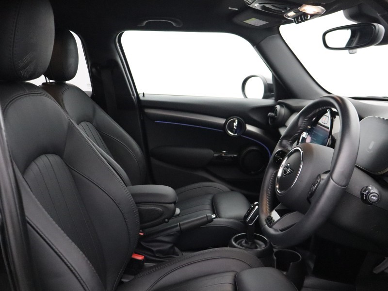 2023 (73) MINI HATCHBACK 1.5 Cooper Exclusive Premium 5dr Auto 5908767