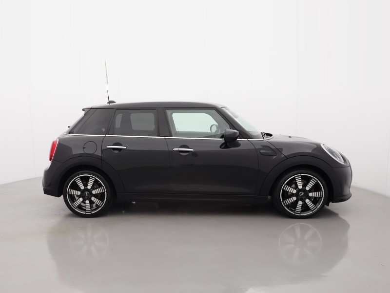 2023 (73) MINI HATCHBACK 1.5 Cooper Exclusive Premium 5dr Auto 5908749