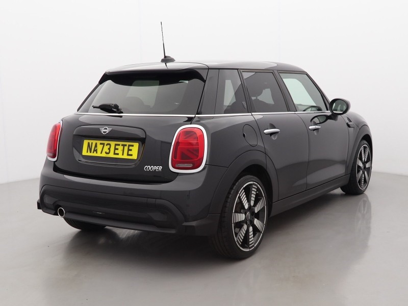 2023 (73) MINI HATCHBACK 1.5 Cooper Exclusive Premium 5dr Auto 5908748