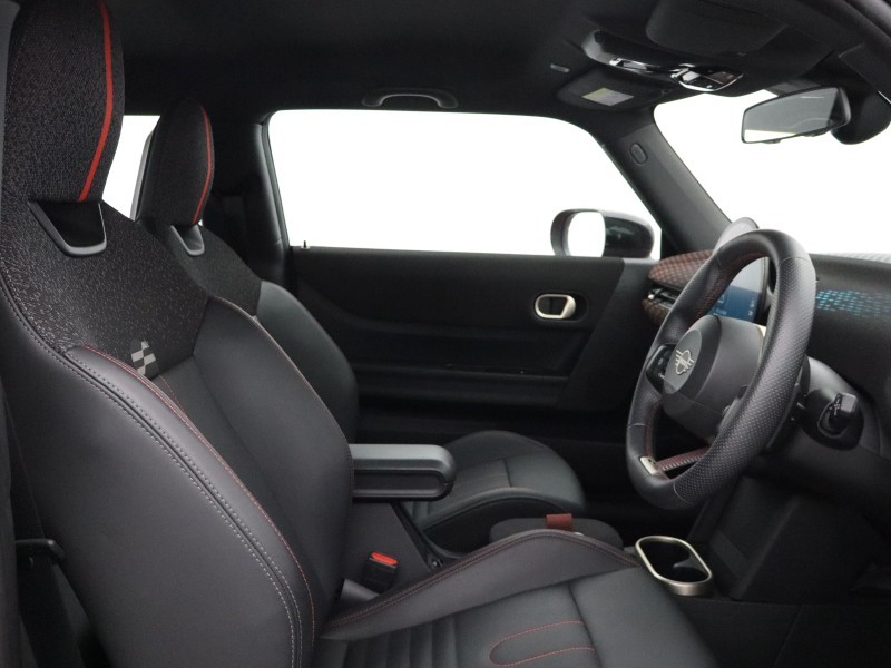 2024 (74) MINI COOPER 1.5 C Sport 3dr Auto 5974409