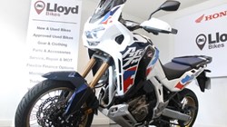 2025 (25) Honda Africa Twin CRF1100 4762325