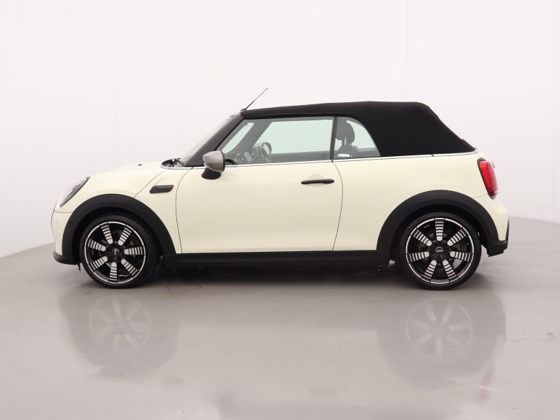 2022 (22) MINI CONVERTIBLE 1.5 Cooper Exclusive 2dr Auto 5918329