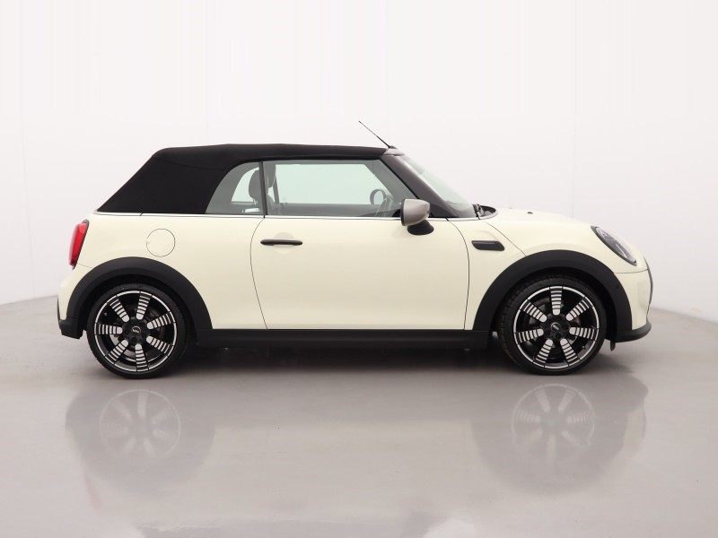 2022 (22) MINI CONVERTIBLE 1.5 Cooper Exclusive 2dr Auto 5918333
