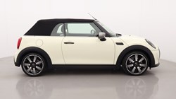 2022 (22) MINI CONVERTIBLE 1.5 Cooper Exclusive 2dr Auto 5918333