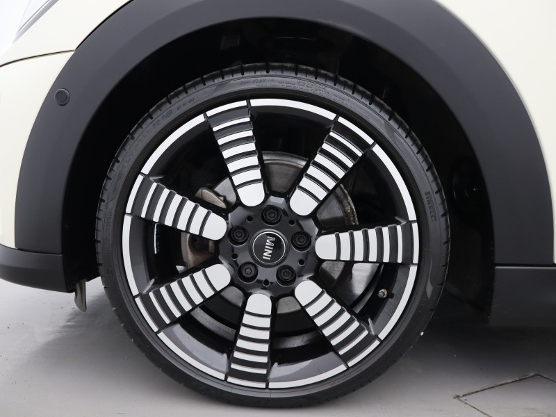 2022 (22) MINI CONVERTIBLE 1.5 Cooper Exclusive 2dr Auto 5918336