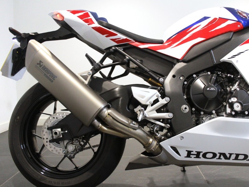 2022 (22) Honda CBR1000RR-R Fireblade SP 30th Anniversary Edition 4918151