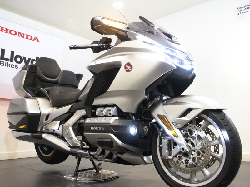 2024 (24) Honda GL1800 Gold Wing Tour DCT with Airbag 5034217