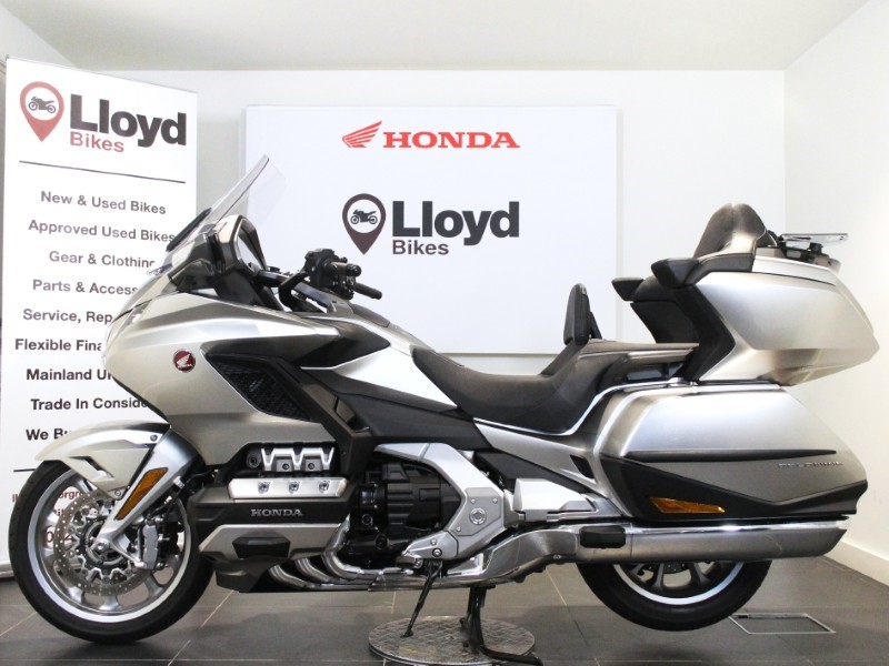 2024 (24) Honda GL1800 Gold Wing Tour DCT with Airbag 5034200