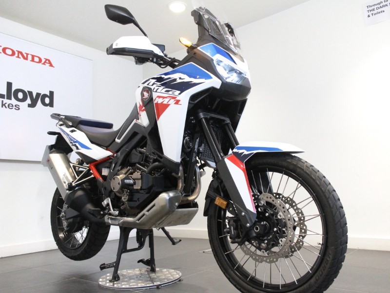 2025 (25) Honda Africa Twin CRF1100 DCT E/S 5240850