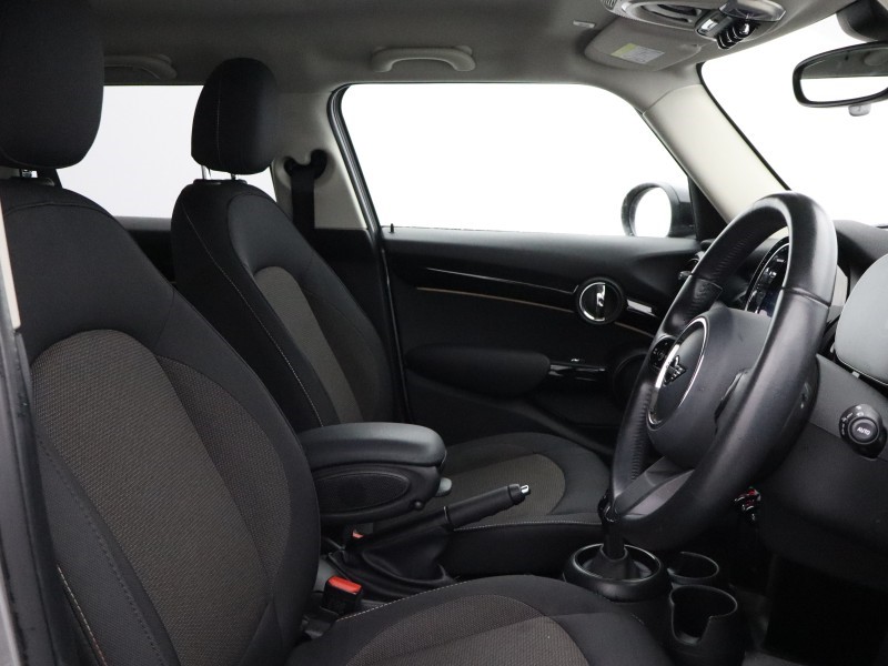 2023 (73) MINI HATCHBACK 1.5 Cooper Classic 5dr 5976594