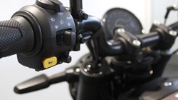 2025 (25) Royal Enfield Guerilla 450 5241862