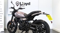 2025 (25) Royal Enfield Guerilla 450 5241857