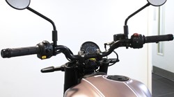 2025 (25) Royal Enfield Guerilla 450 5241861