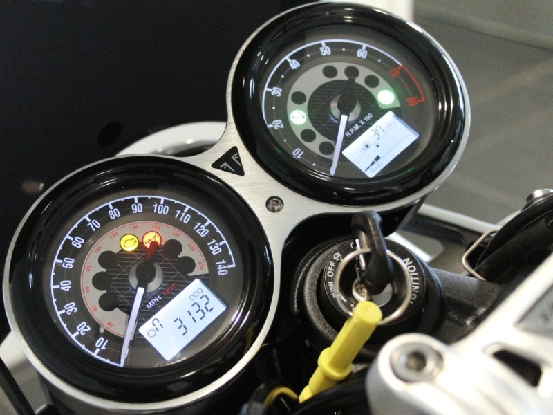 2020 (20) Triumph Speed Twin 1200 Two Tone Paint 5284368