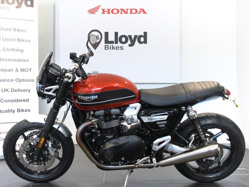 2020 (20) Triumph Speed Twin 1200 Two Tone Paint 5284361