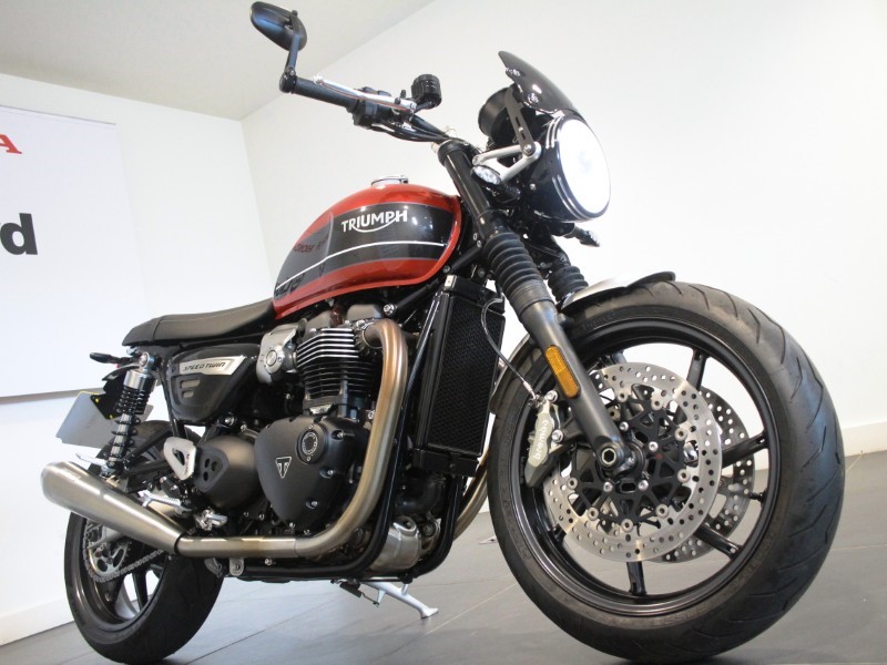 2020 (20) Triumph Speed Twin 1200 Two Tone Paint 5284383